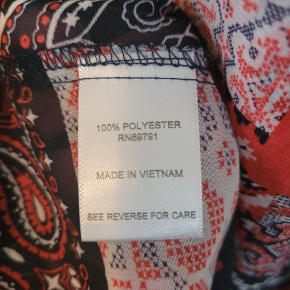 Westport sheer patchwork smocked top - 2X.        J17 - Picture 9 of 9